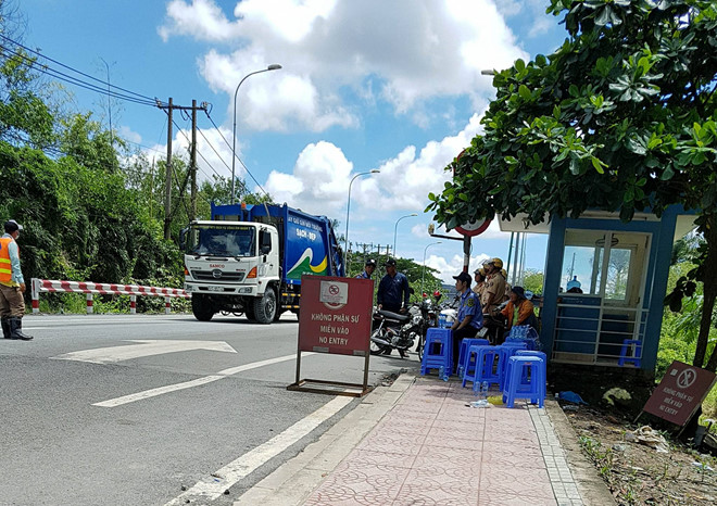 Người[-]Sài[-]Gòn[-]tiếp[-]tục[-]phản[-]ứng[-]bãi[-]rác[-]Đa[-]Phước